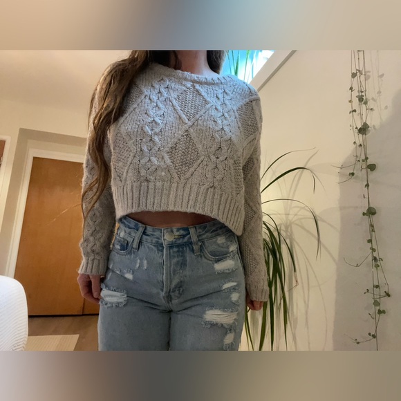 OBEY sweater. Size XS - Picture 3 of 5